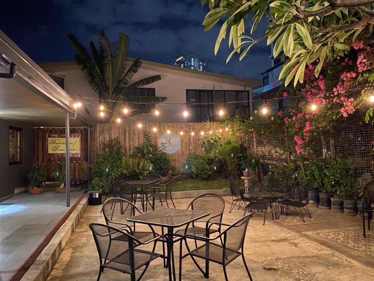 The Hub District Garden Suites Pasay Zewnętrze zdjęcie