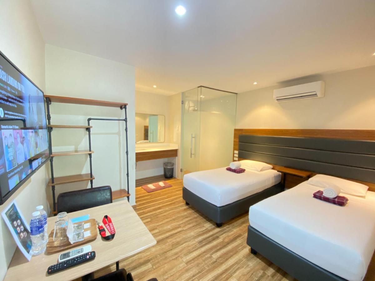 The Hub District Garden Suites Pasay Zewnętrze zdjęcie