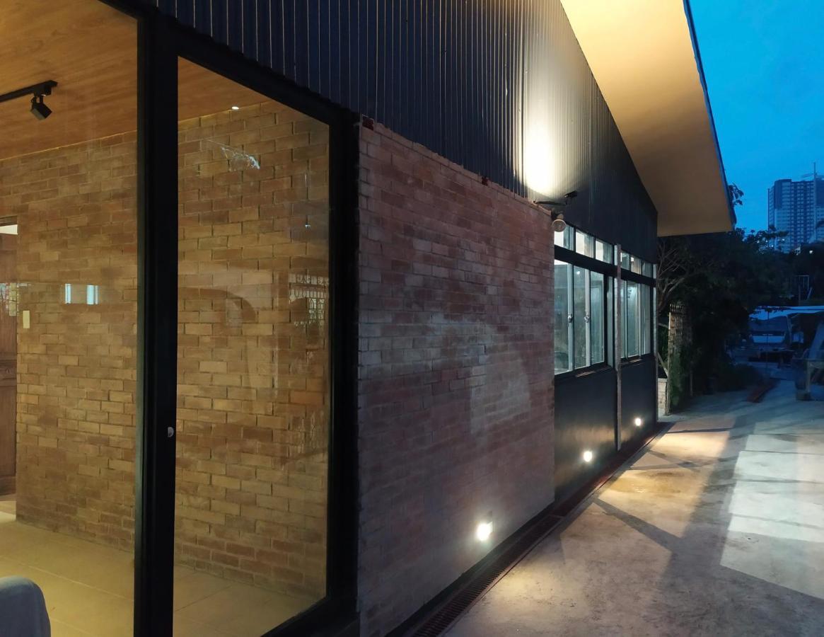 The Hub District Garden Suites Pasay Zewnętrze zdjęcie