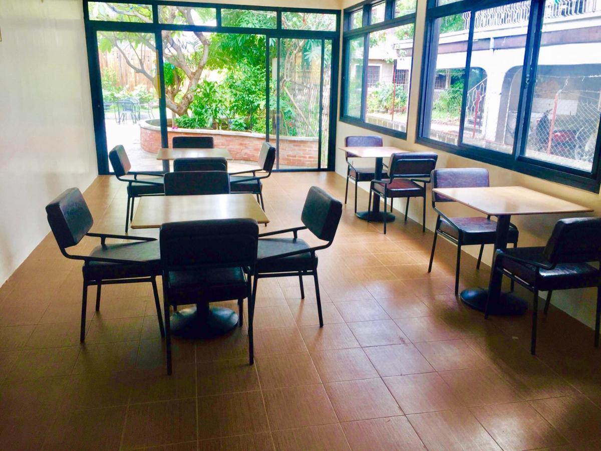 The Hub District Garden Suites Pasay Zewnętrze zdjęcie